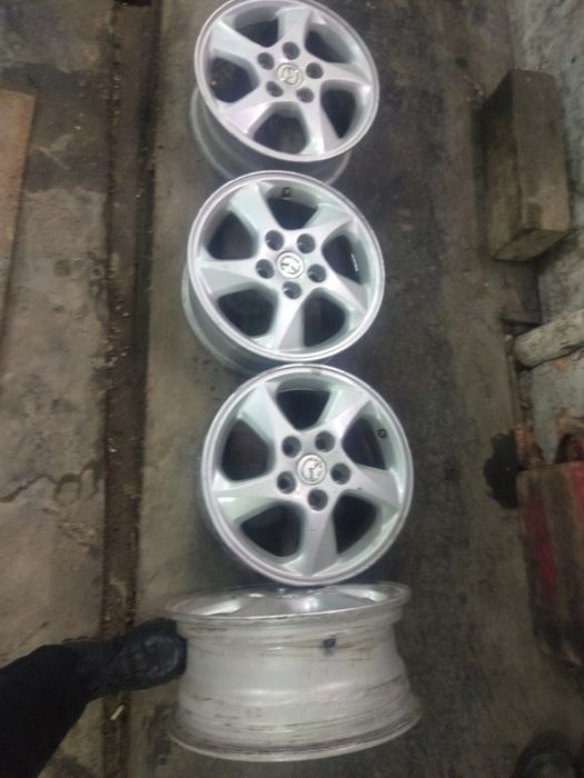 Продам диски на Мазду Кронос