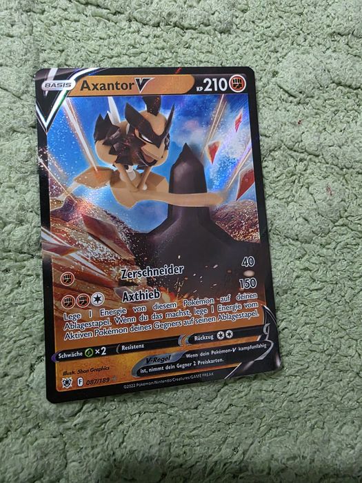 Vând carte pokemon