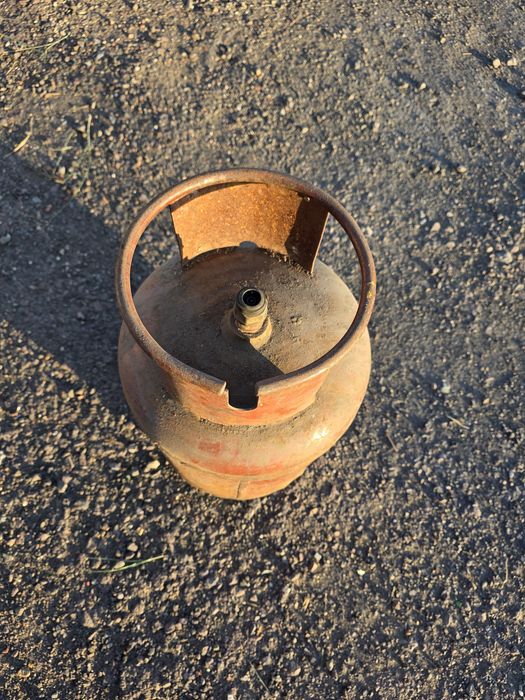 Продам газовые баллоны (3 шт)