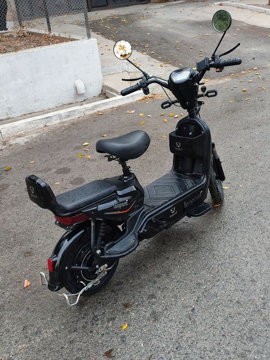 Электроскутер в хорошем состоянии (Leopard)