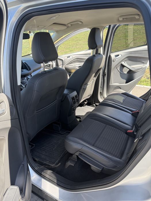 Vând Ford Kuga 2018