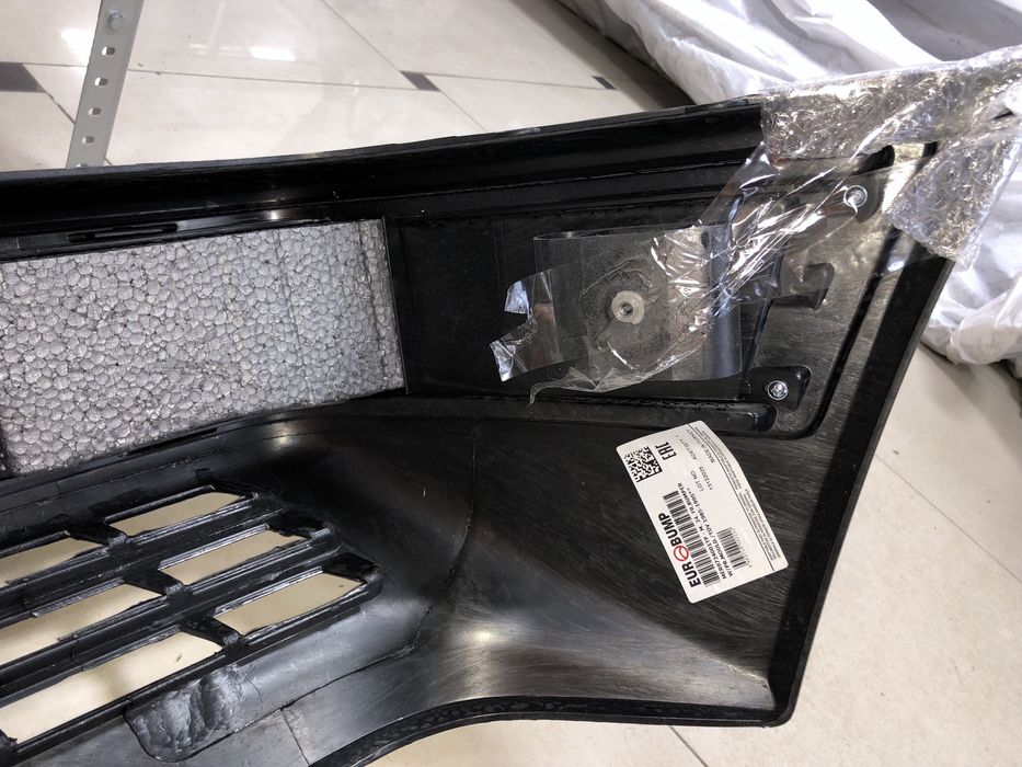 Бампер передний Турция Мерседес 124 Ешка