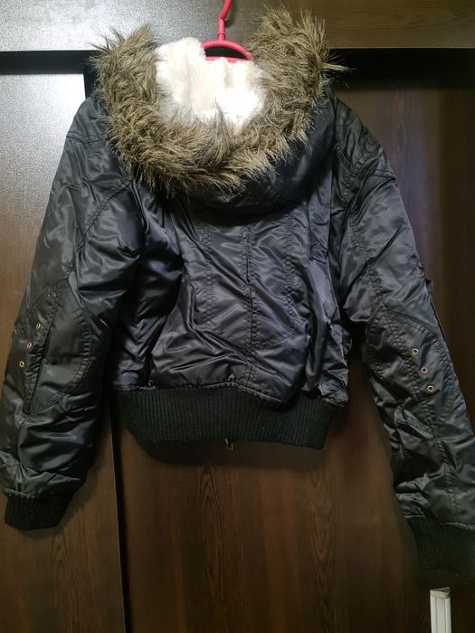 Дамско зимно яке Guess Jeans