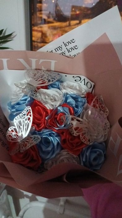 Trandafirii din material de satin