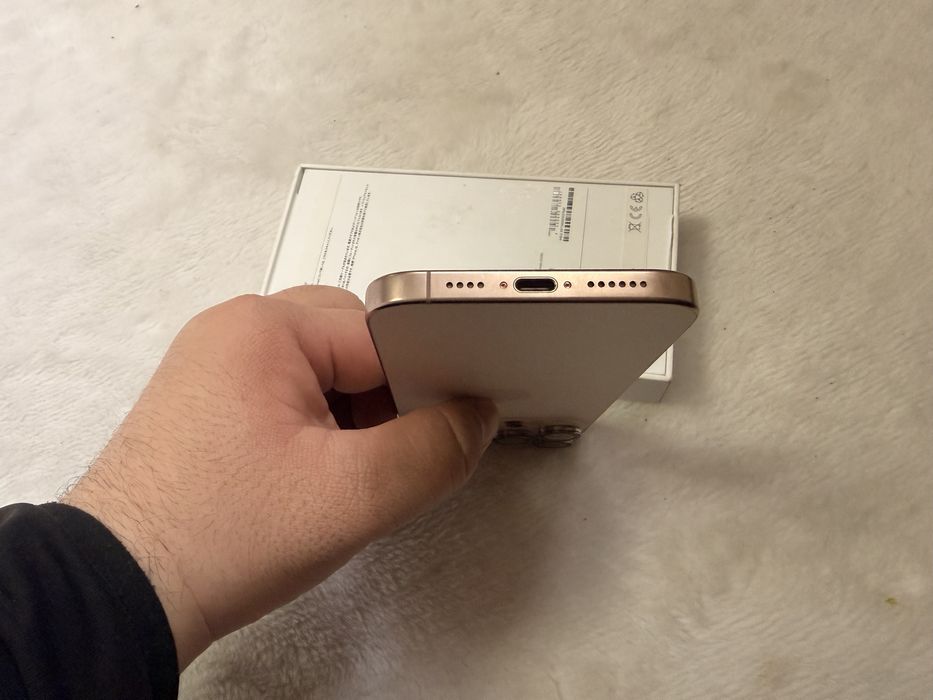 Продам Iphone 16 pro max