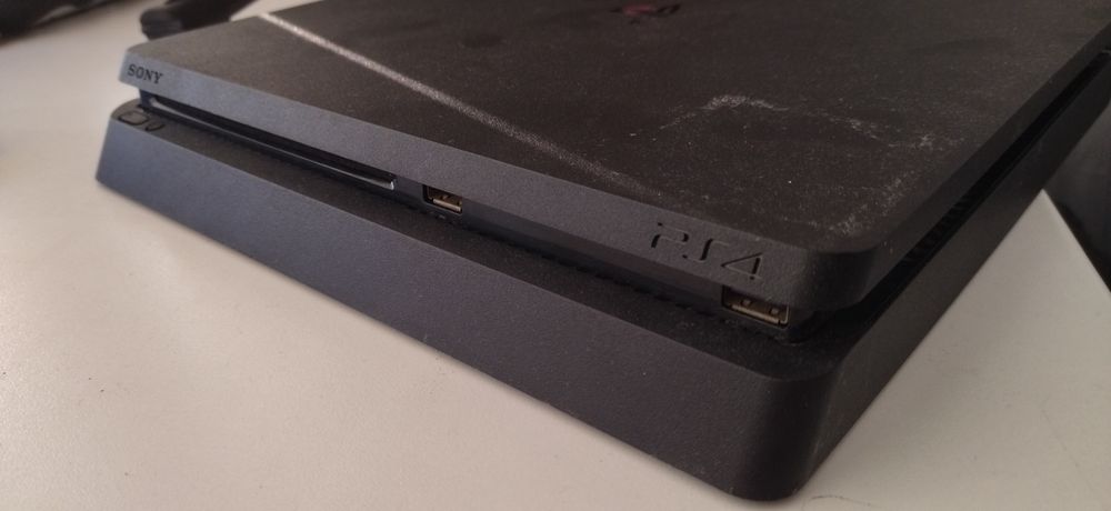 PlayStation 4 продам плейстейшн 4