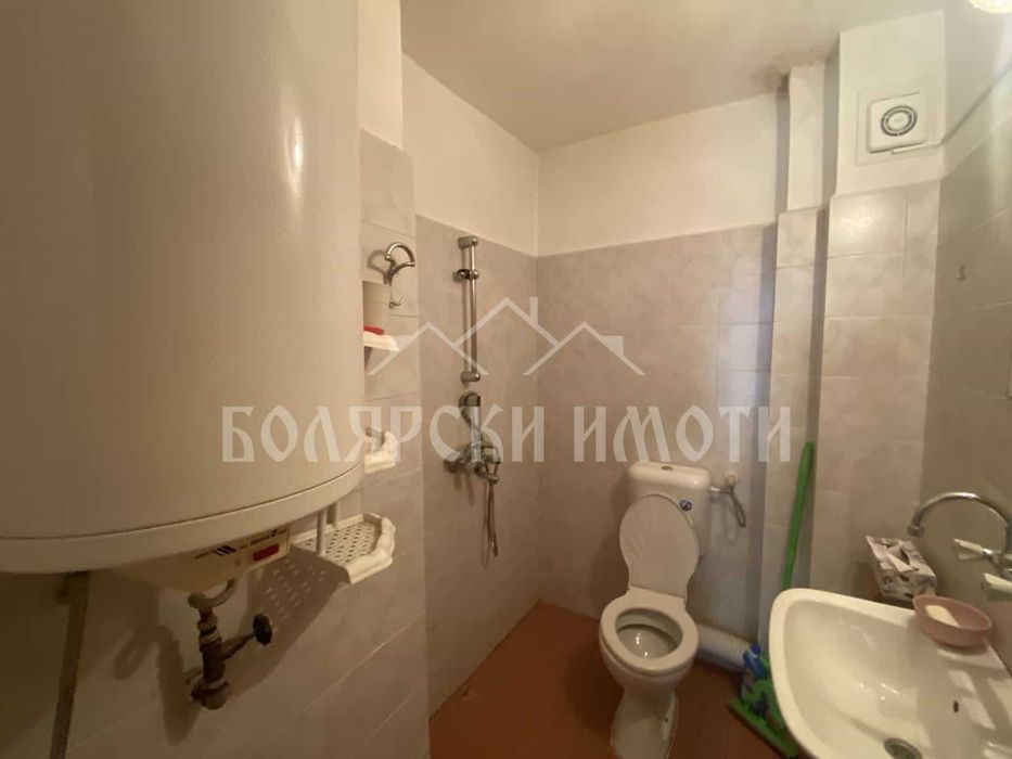 Дава се под наем Двустаен апартамент в Велико Търново, Център - 55 кв.м за 229.5 € - Снимка #5