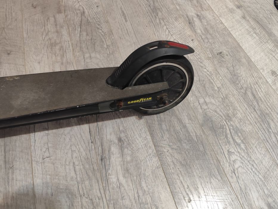 Trotineta Goodyear cu mânere pliabile