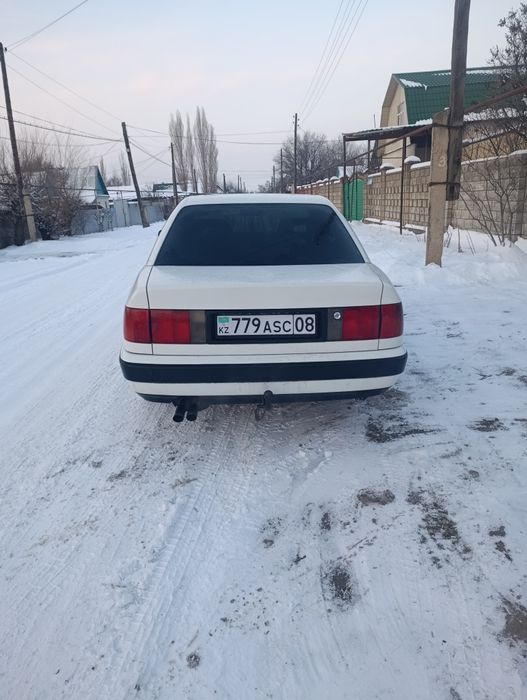 Продаю Ауди с4 седан