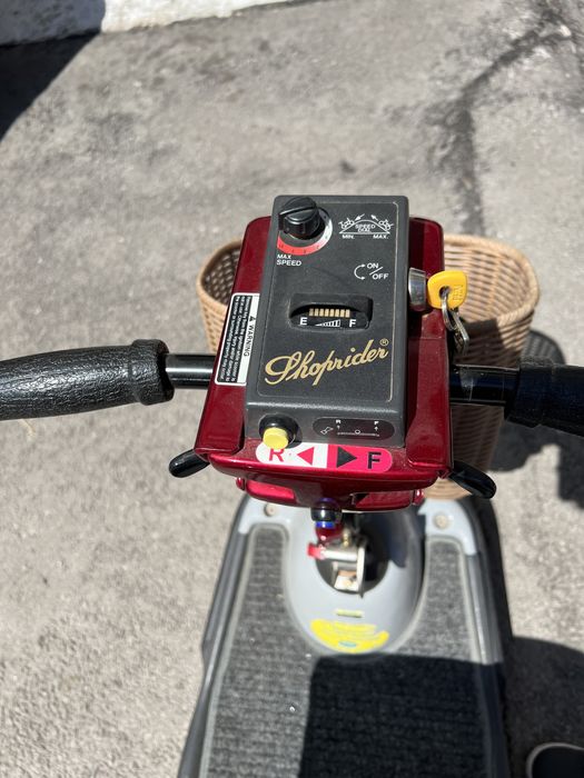 Скутер за трудно подвижни хора (Shoprider 778NR)