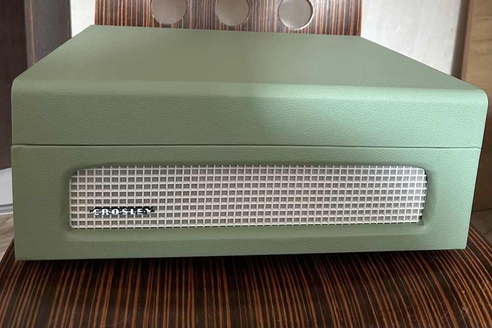 Грамофон Crosley Voyager