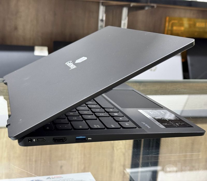 Acer Gateway i5 12avlod 512ssd dasturlashga it trading
