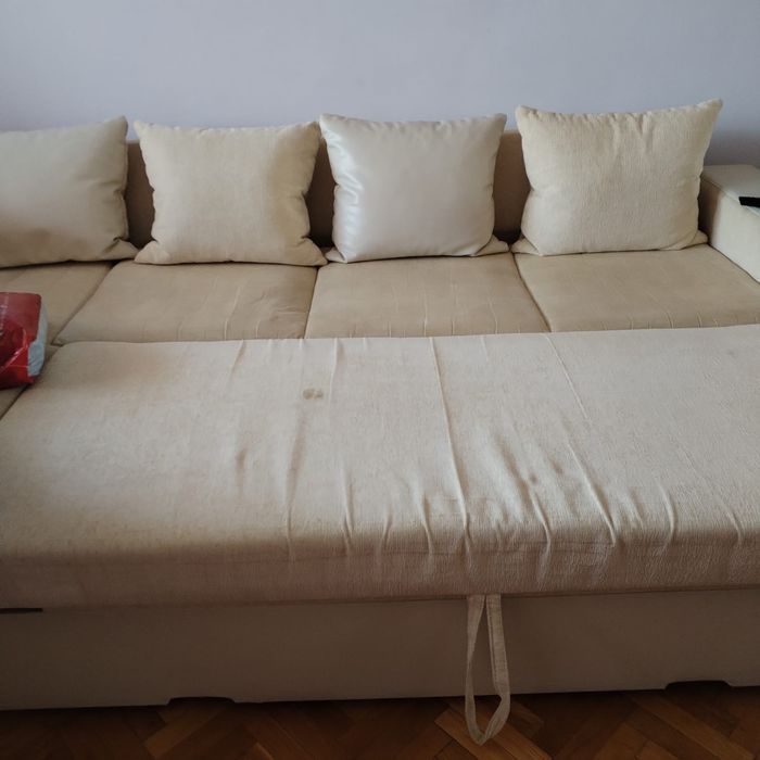 Colțar extensibil de vânzare – stare bună, foarte comod și spațios.