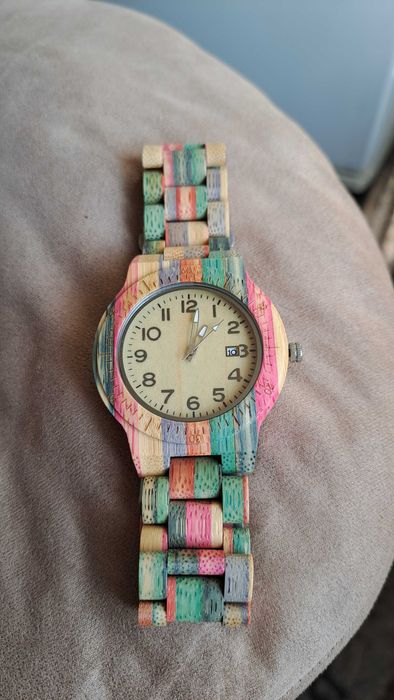 Ceas din lemn de bambus