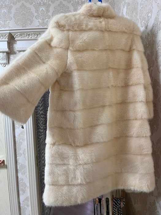Белая норковая шуба