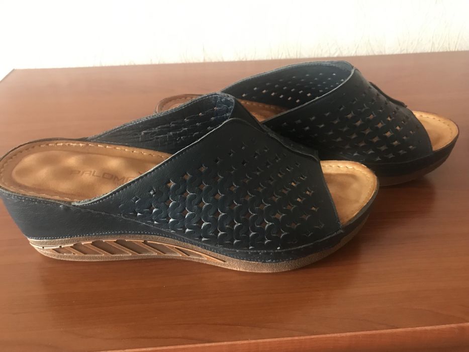 Продам 3 пары женских сабо