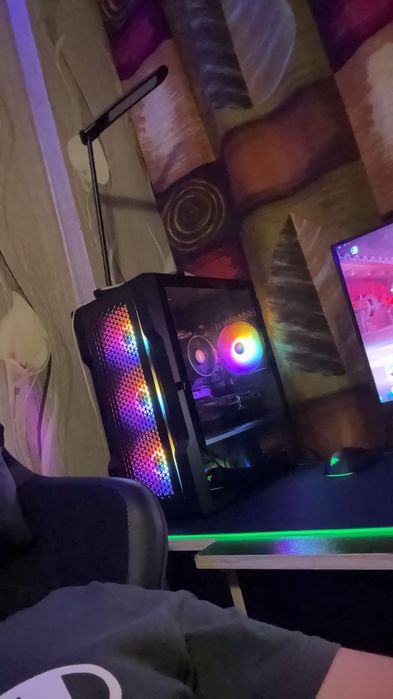 Геймърски компютър и монитор в отлично състояние!!!