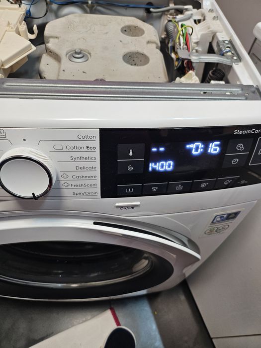 Reparații mașini de spălat rufe și vare