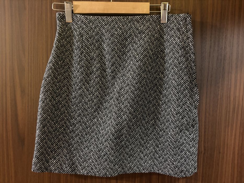 Дамска пола H&M – черно-бяла, туид, размер S
