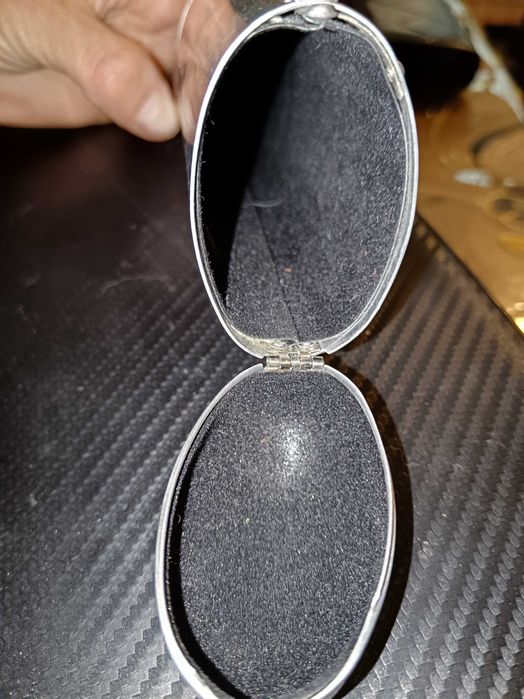 Vând toc ochelari foarte vechi din argint