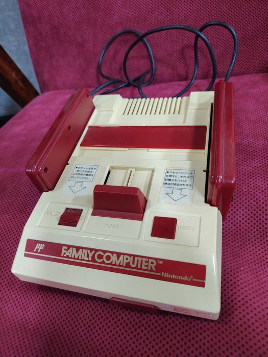 Nintendo Famicom