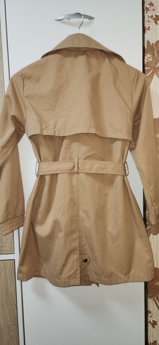 Страхотен тренч размер XS като нов