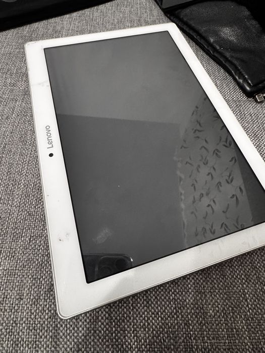 Vând doua tablete Lenovo TB2‑X30F la piese
