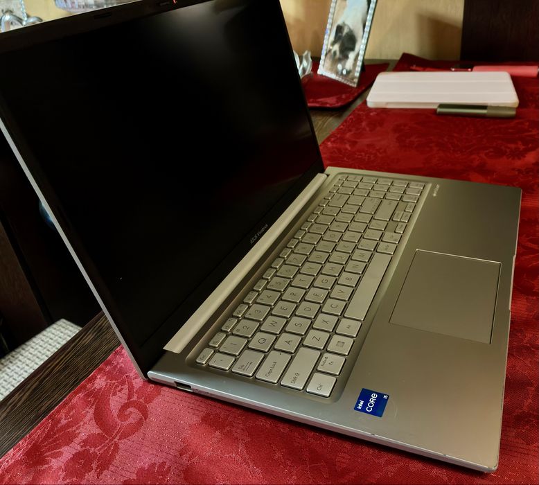 Laptop Asus Intel i5 1335U 4,6 Ghz , 16gb ram ssd 512 wif 6e Garantie