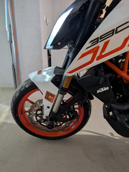 Мотоциклет KTM  Duke  390