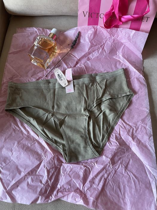 Сатенена дълга нощница с горна част