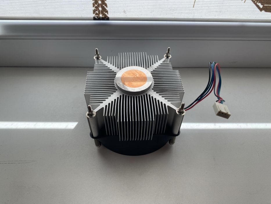 Продам процессорный кулер Deepcool