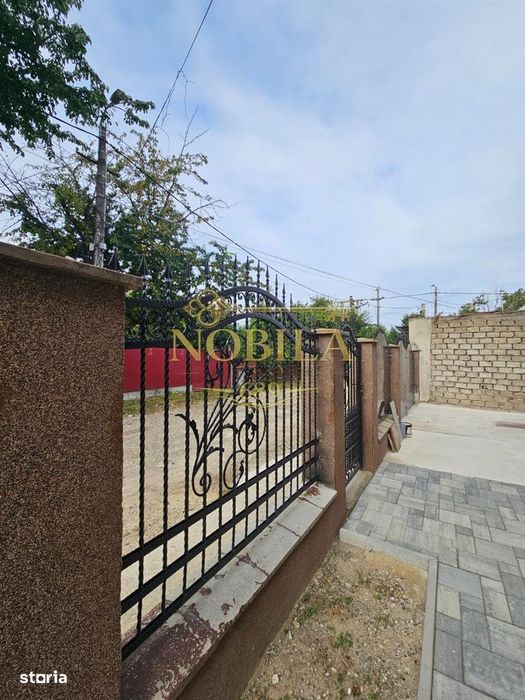 VILA DE VANZARE BACAU  P+E+M (de locuit si birou , clinica, notarriat,