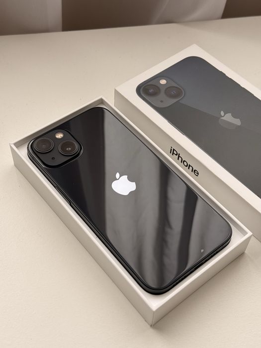 iPhone 13 128GB Midnight — Идеален за подарък!  Батерия 100%