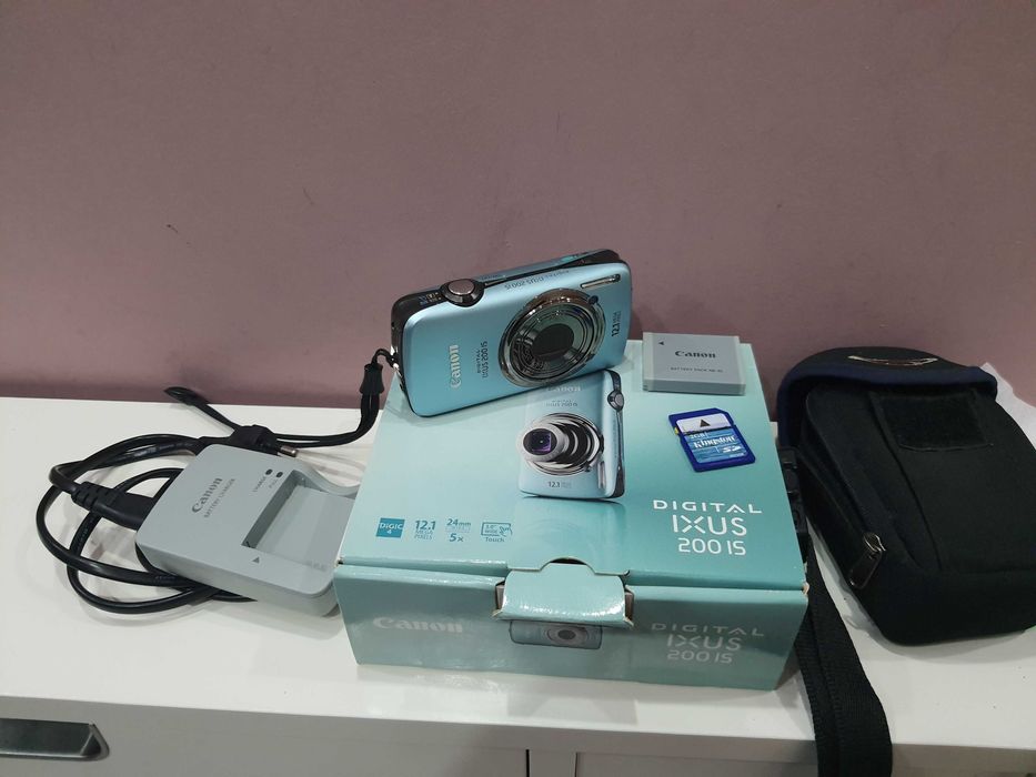 Продавам оригинален японски цифров фотоапарат Canon
