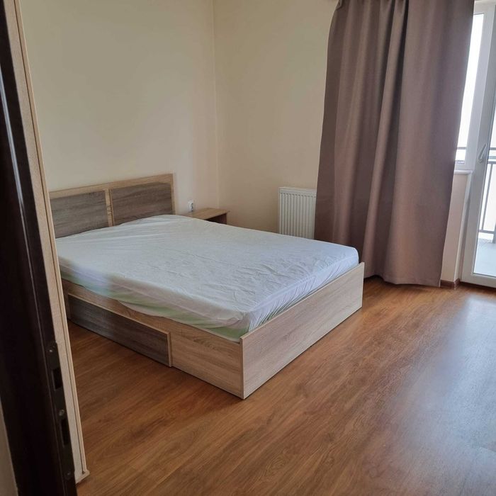 Închiriez apartament 3 camere