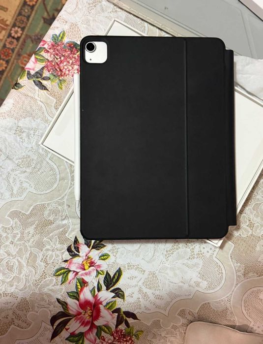 iPad Air 11” M3 256GB + Apple Pencil Pro + Клавиатура + Калъф ПОДАРЪК