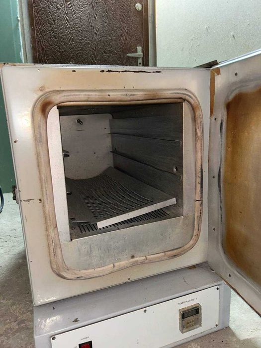 Сухожаровой шкаф с дверцей