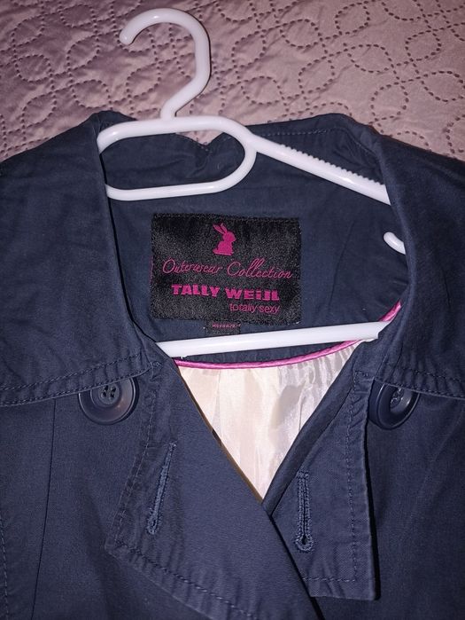 Дамски якета и тренчкоти