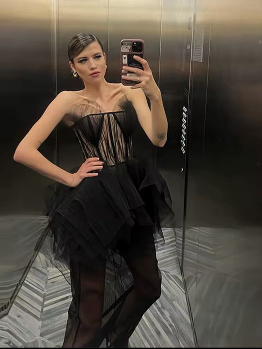 Красива елегантна рокля