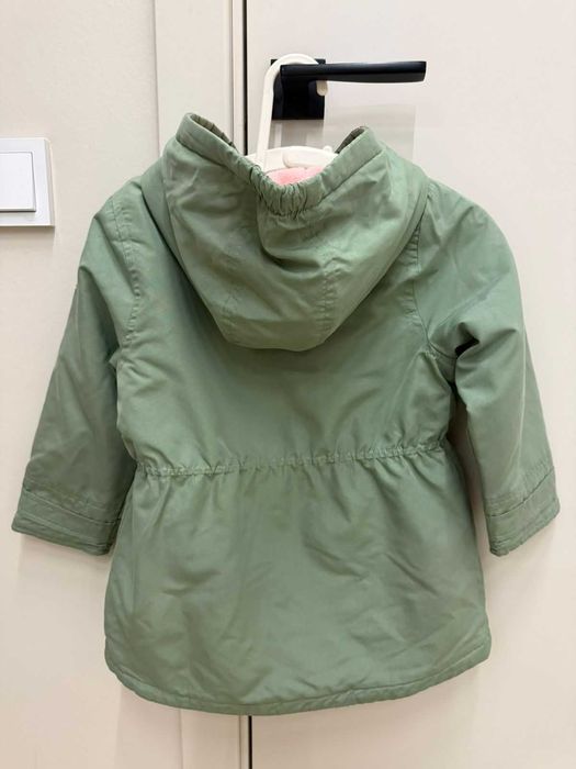 демисезонная детская куртка для девочки
