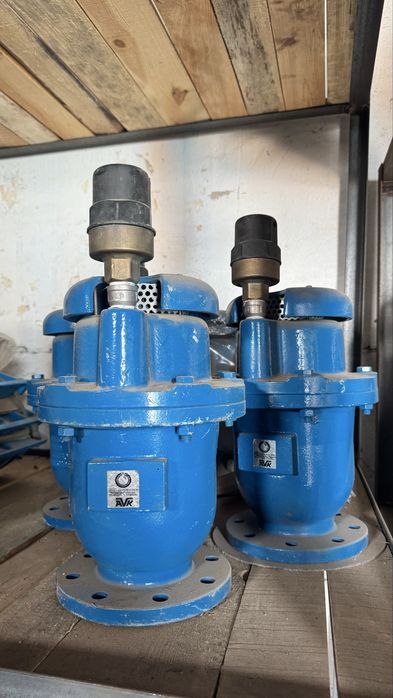 Вантуз  AVK воздушный комбинированный DN100, PN16