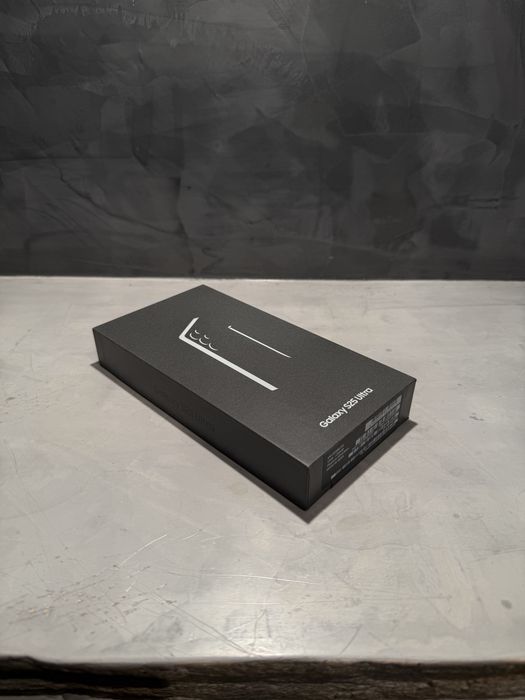 ЧИСТО НОВ! Samsung Galaxy S25 Ultra SilverBlue 256 GB