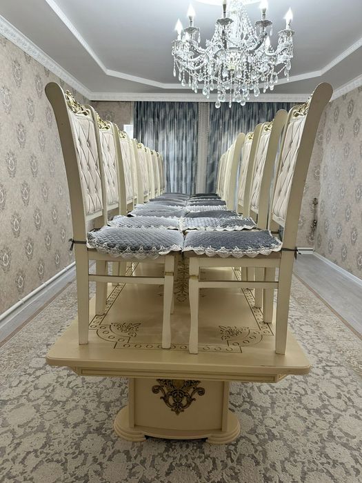 Диван, стол и стуля