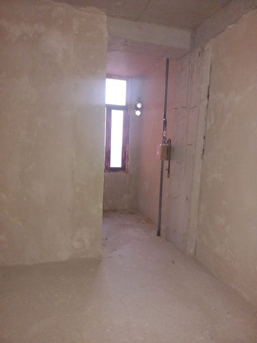 Продаётся квартира на 7 микрораёне.