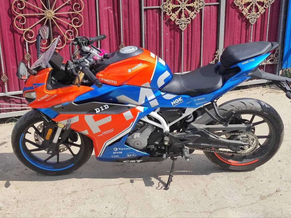 мотоцикл CFMOTO 300SR