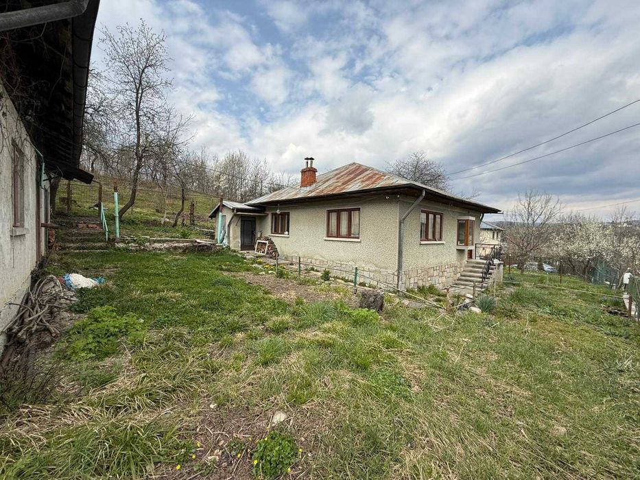 Casa de vanzare cu teren 1949mp in Pietrisu, Poiana Campina, Campina