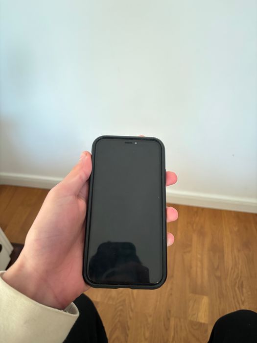 vand iPhone 11 100% sanatate baterie