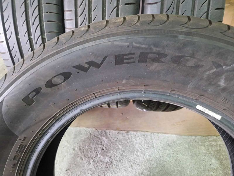 4 Pirelli R17 215/65
летни гуми 
DOT4422