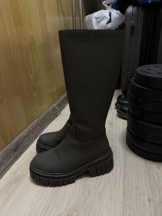 Зимние женские сапоги