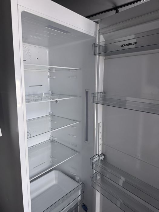 Продаю холодильник